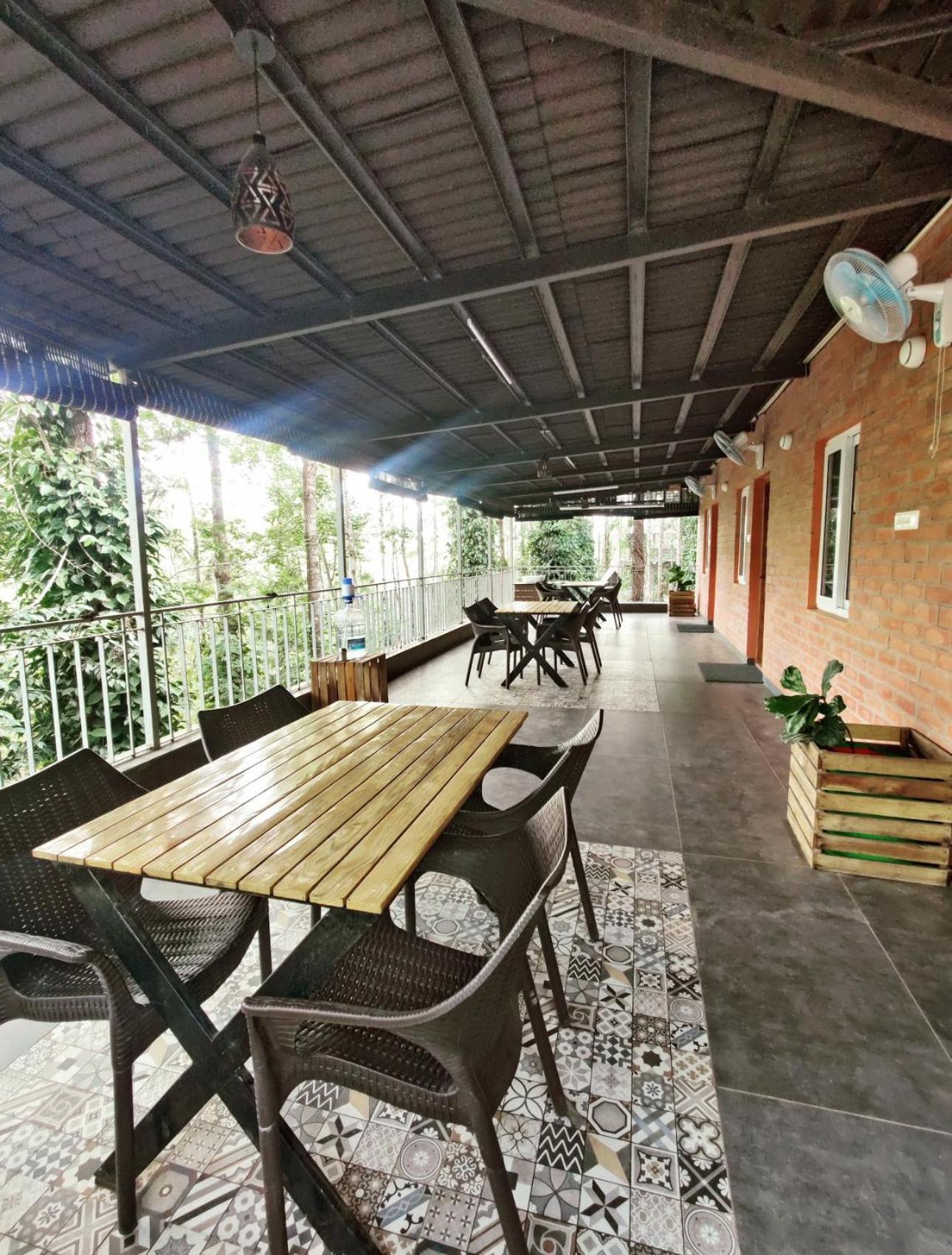 Hotel 100 Oaks Estate Yercaud Exterior foto